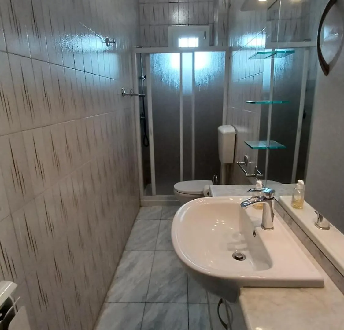 Apartment Appartamento Mare Di Luni Mare